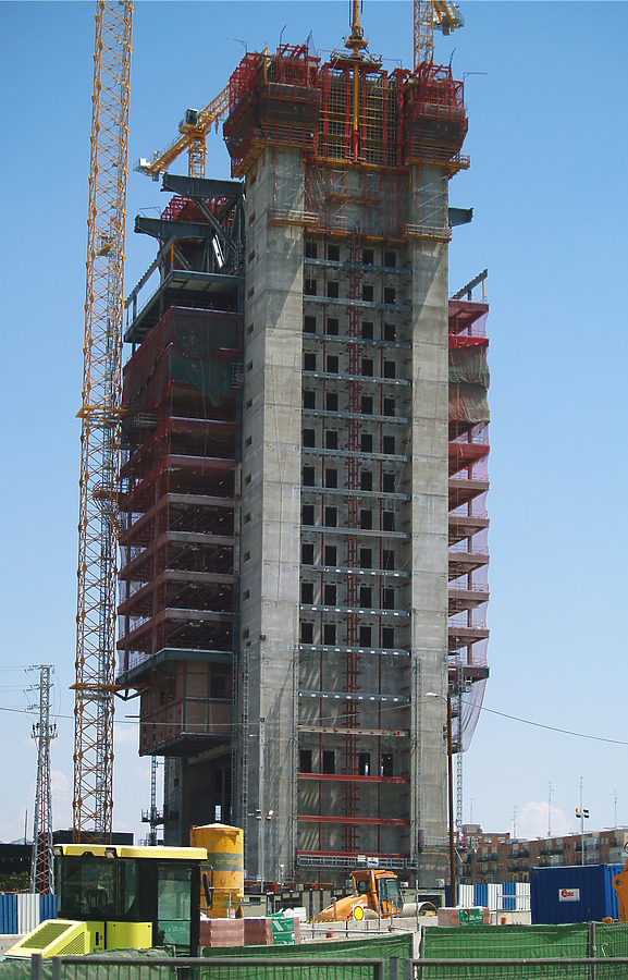 Torre Caja Madrid by Cesar Serrano