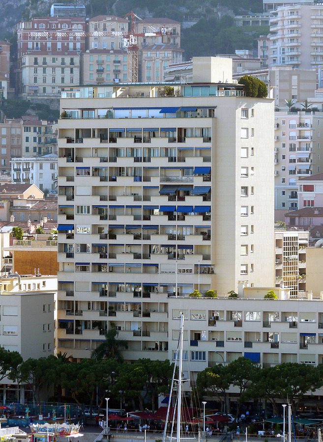 Palais Héraclès by Sébastien Corniot