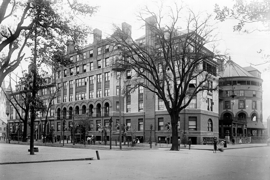 DeSoto Hotel
