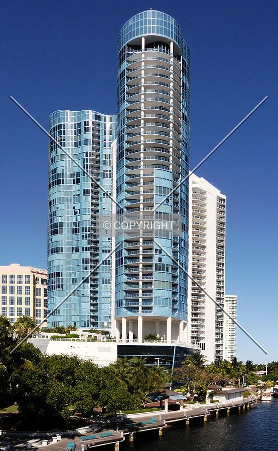 Las Olas River House by Jorge Molina