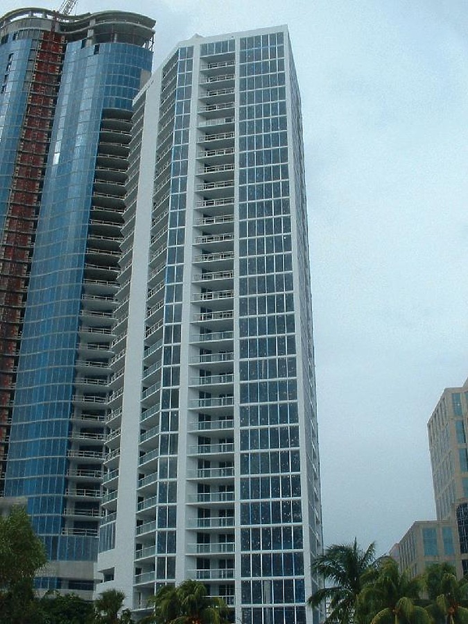 Las Olas River House by Paul Cucuzza