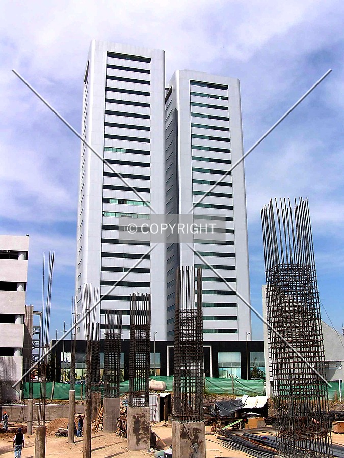 Torre JV III by Luis Ibáñez