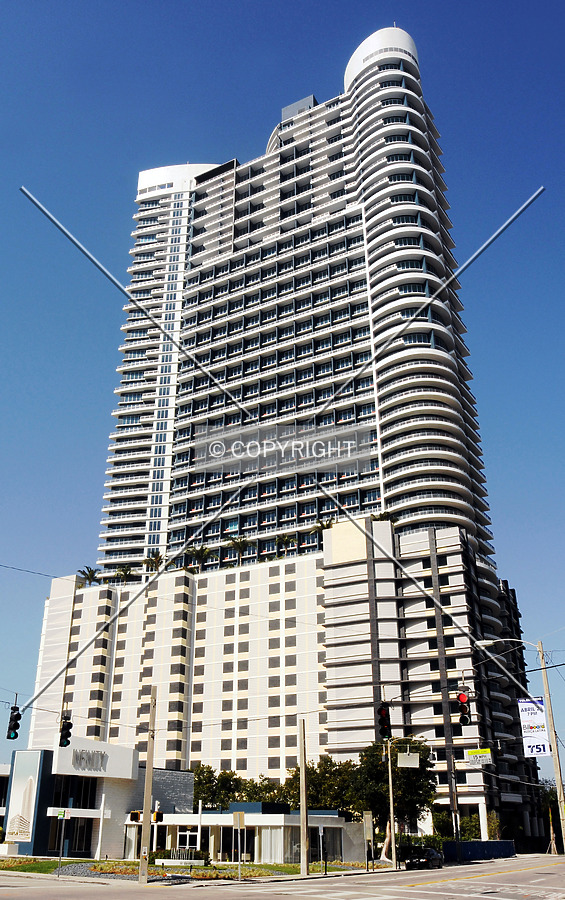 Infinity at Brickell by Jorge Molina