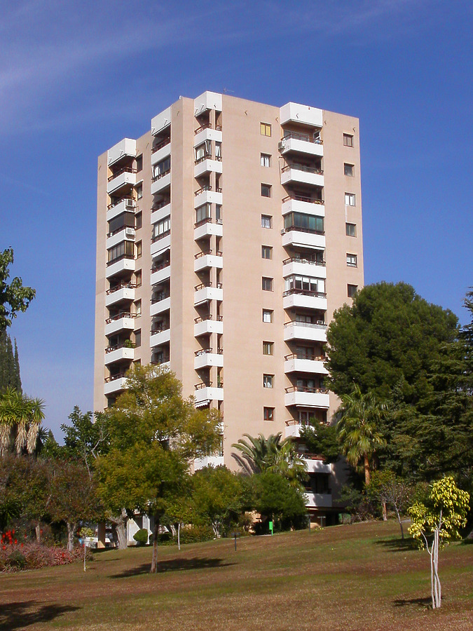 Edificio Zumaya by Cesar Serrano