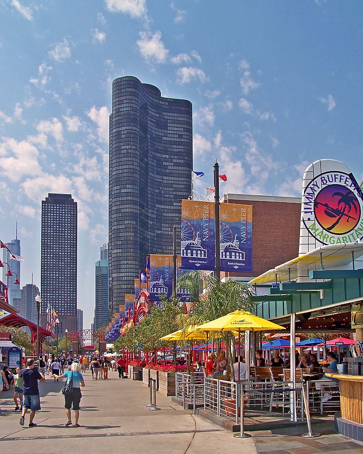 Lake Point Tower by Ryan Hildebrand