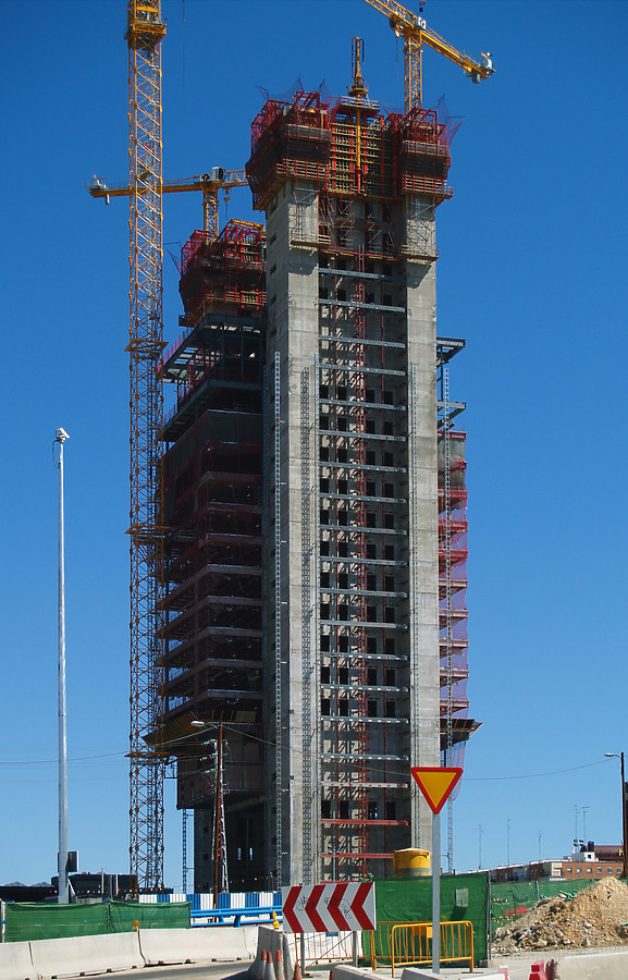 Torre Caja Madrid by Cesar Serrano