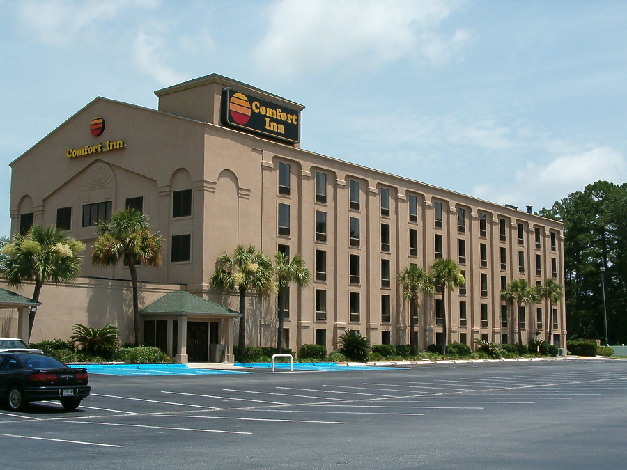 Comfort Inn I-95 North by Rodney Gunn