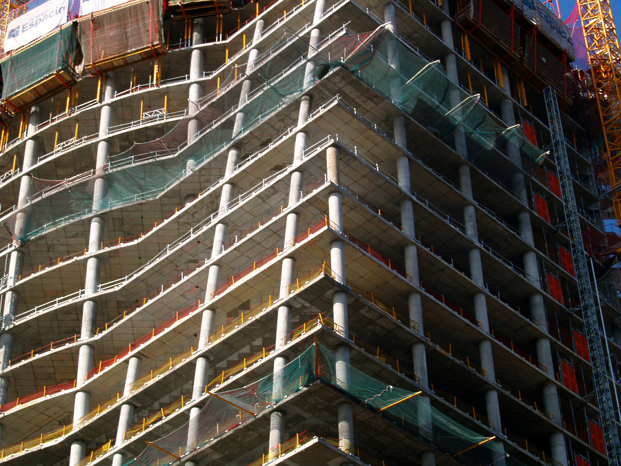 Torre Espacio by Cesar Serrano