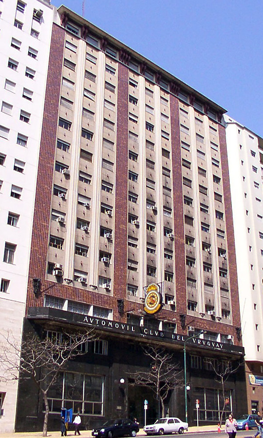 Edificio Eduardo Iglesias Montero by Daniel Kieckhefer