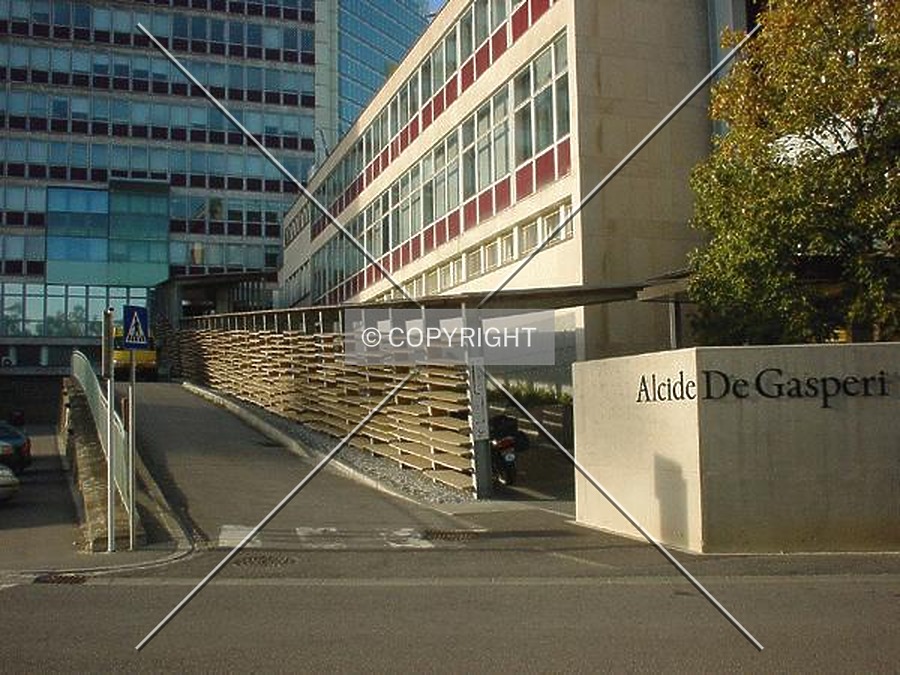 Bâtiment Alcide de Gasperi by Nephilim