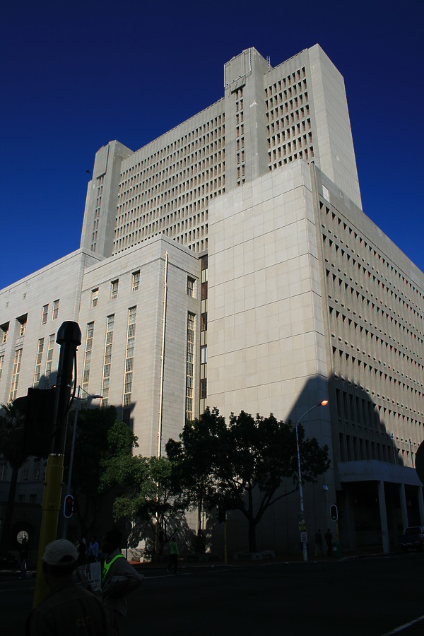 Western Cape Provincial Administration Building by Kjetil Balog