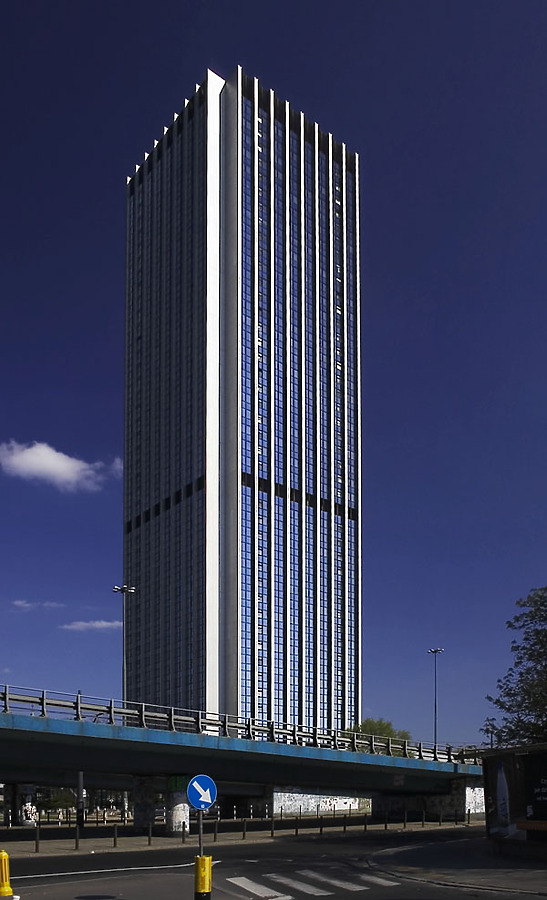 Oxford Tower by Pavel Toczynski