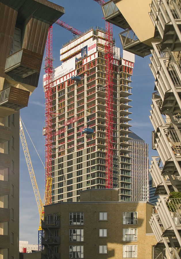 The Landmark East Tower by Cesar Serrano