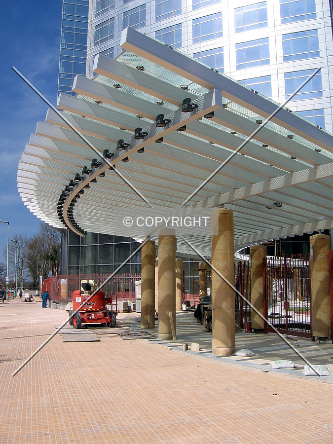 Torre Repsol YPF by Maximiliano Buono