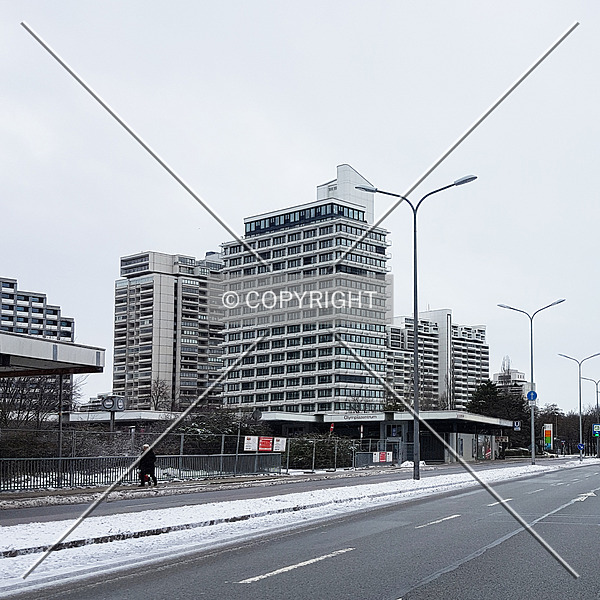 Helene-Mayer-Ring 4 by Nephilim