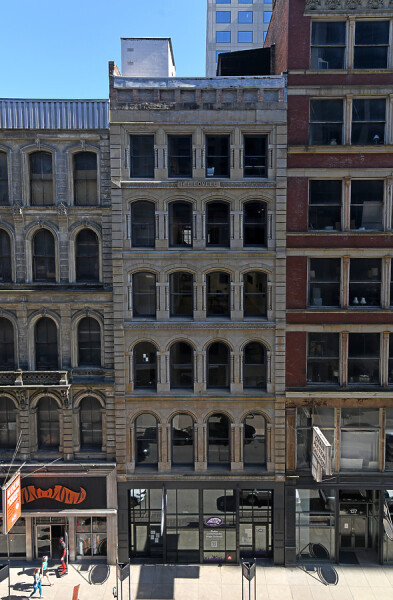 923-930-881