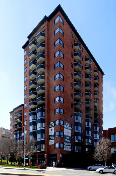 Symphony Center Apartments