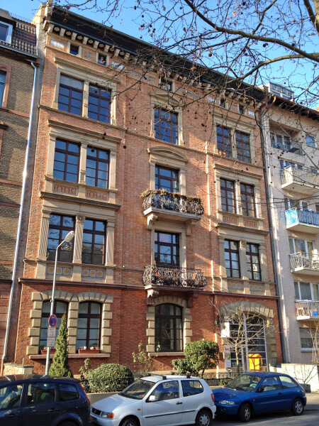 Uhlandstraße 21