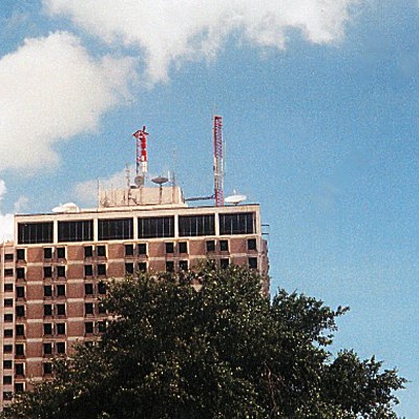 600 Building by Kevin Lehnhardt