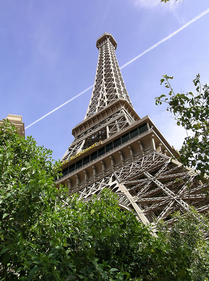 Paris - Eiffel Tower by Kaloian