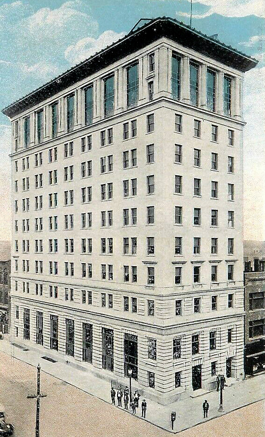 Hilton Garden Inn Flint Downtown by American Autochrome Co.