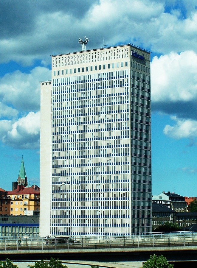 Folksamhuset by Huopa