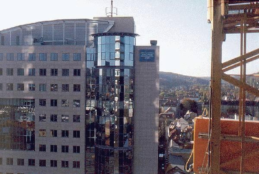 Bürohochhaus am Leutragraben by Jürgen Bätz