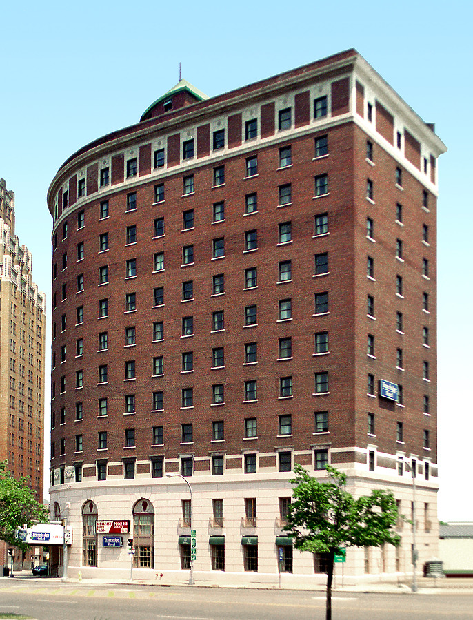 Grand Hotel Niagara by John Cahill