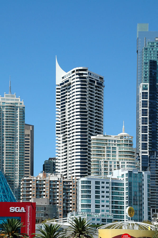 Meriton Tower by John Bek