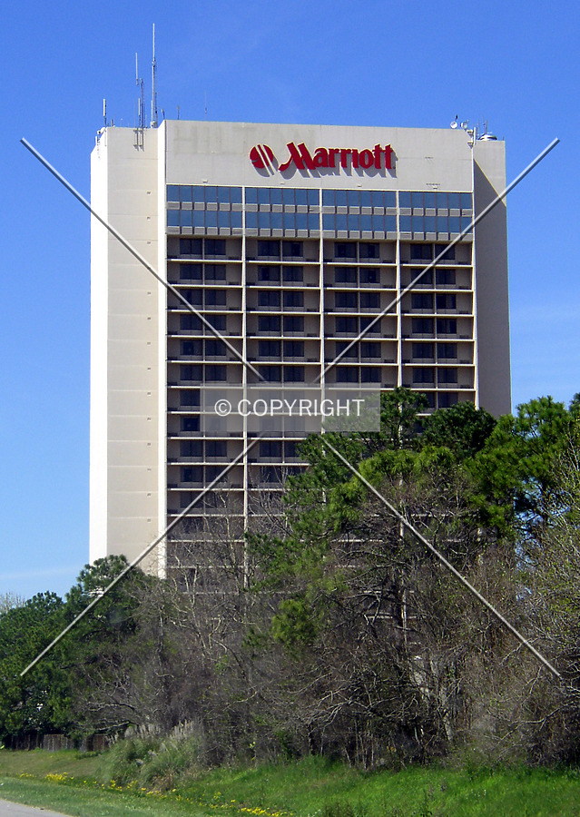 Marriott Hotel Baton Rouge by Chris Patriarca