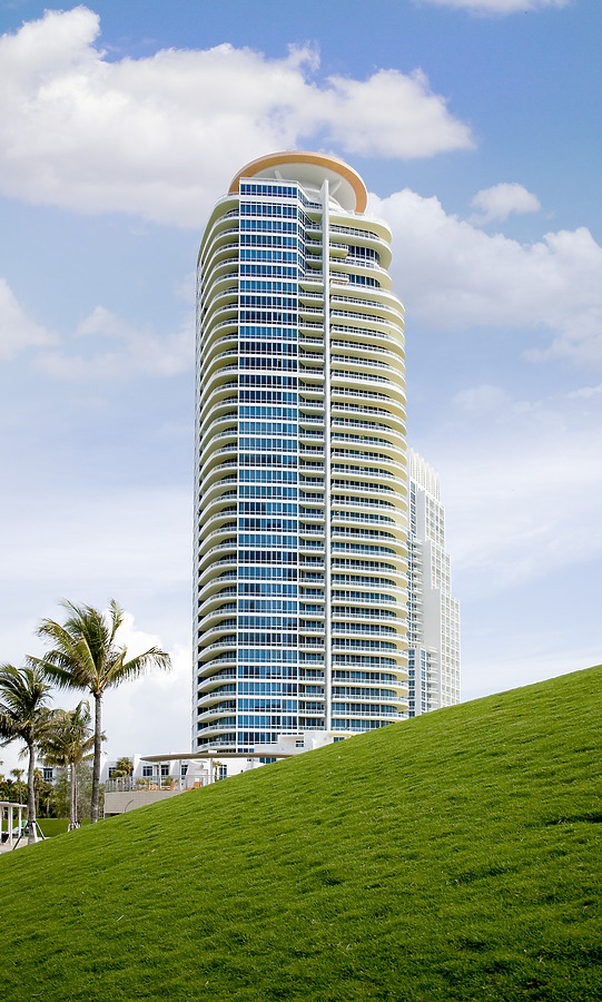 Continuum on South Beach, South Tower by Jim Schwartz
