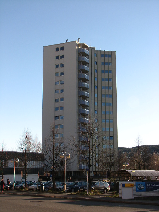 Skistadbygget by Kjetil Balog