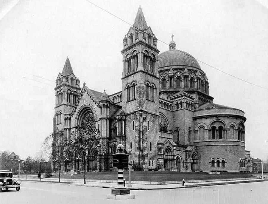 Cathedral Basilica of Saint Louis by Unknown