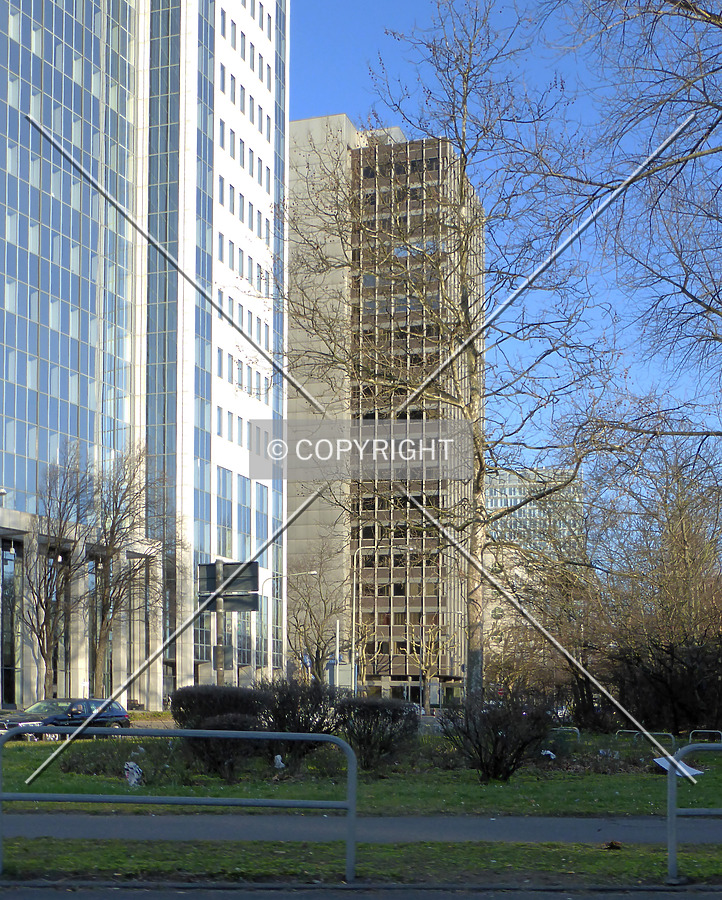 Theodor-Heuss-Allee 110 by Nephilim