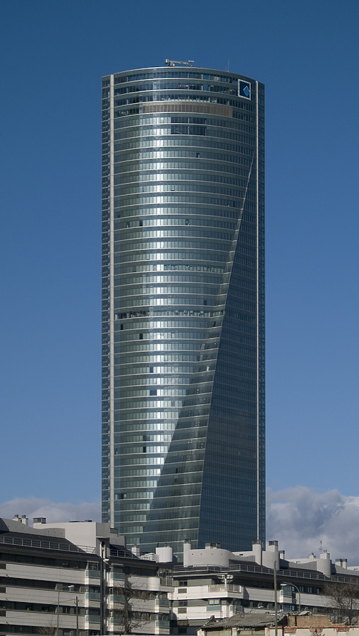 Torre Espacio by Cesar Serrano