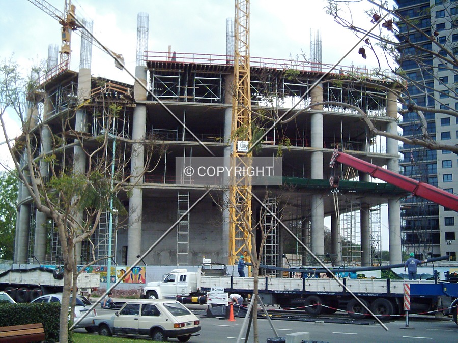 Torre Repsol YPF by Maximiliano Buono