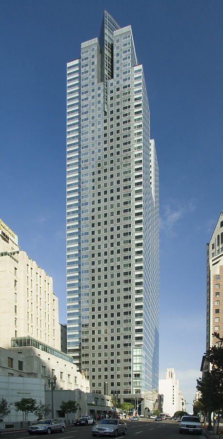 Gas Company Tower by Pavel Toczynski