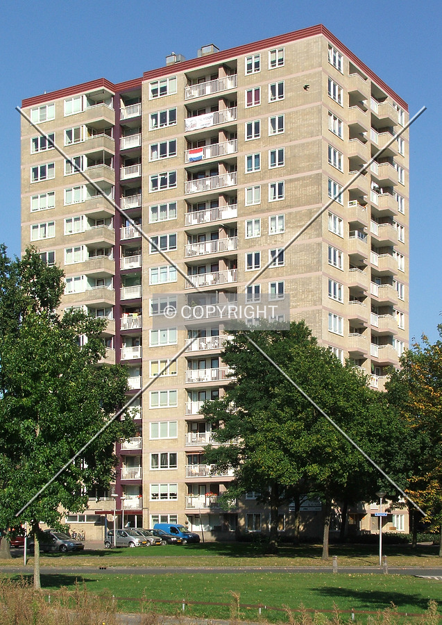 Vanekerstraat 129-363 by René Hogendijk
