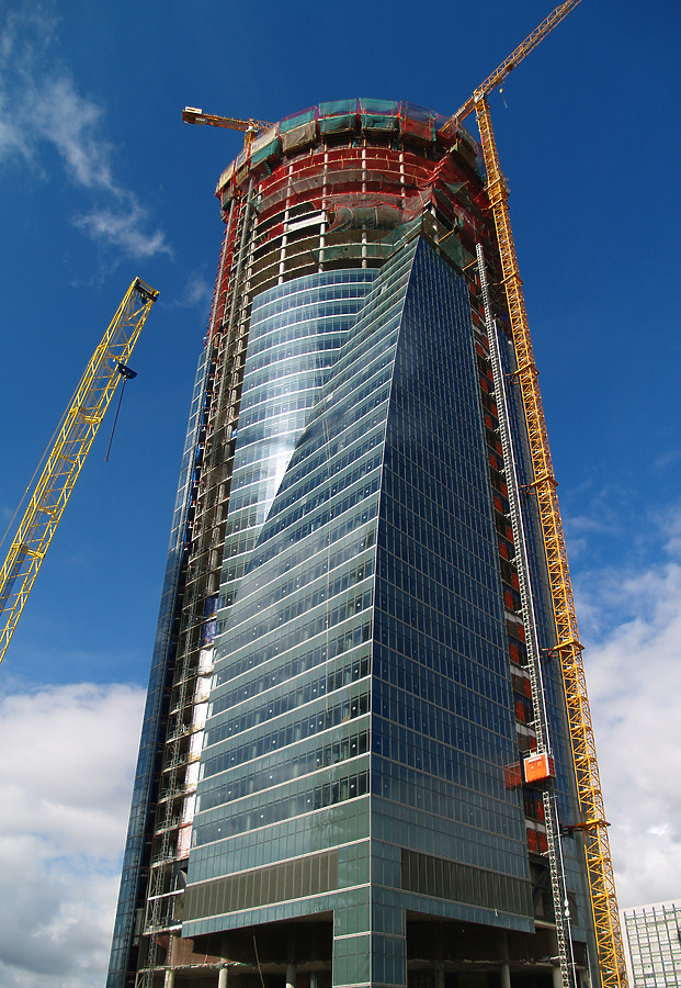 Torre Espacio by Cesar Serrano