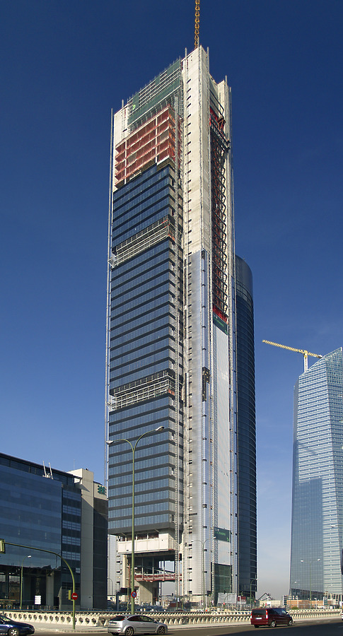 Torre Caja Madrid by Cesar Serrano