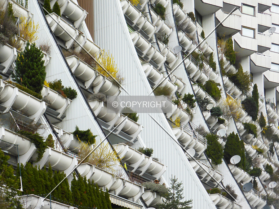 Wohnpark Alterlaa - Block C5-C8 by Nephilim