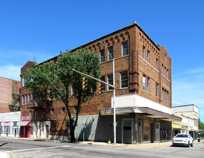 Ellis Building
