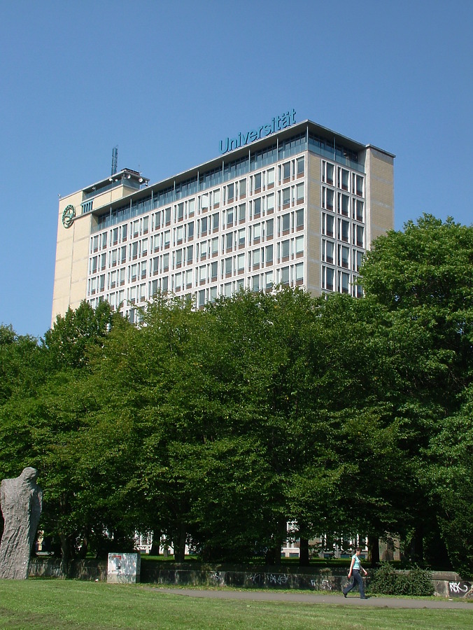Conti-Hochhaus by Pedro Marcelino