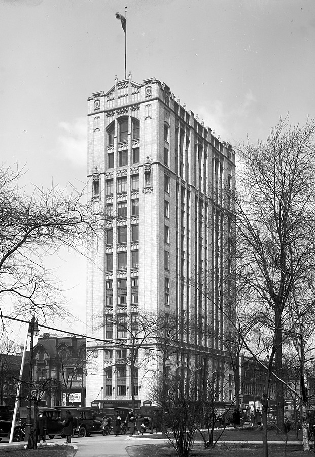 Fyfe Building Apartments by Library of Congress, Prints and Photographs Division, Detroit Publishing Company