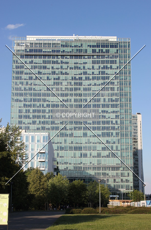 City Tower by Florian Barbier