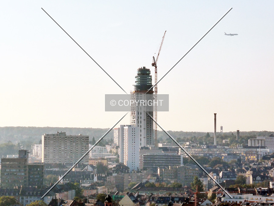 Henninger-Turm by Nephilim