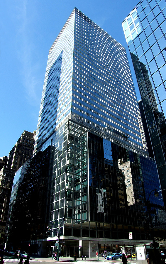 300 Madison Avenue Photo 935-265-708 - Stock Image - SKYDB