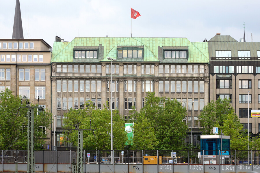Glockengießerwall 2