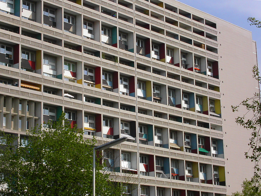 Le-Corbusier-Haus by Cesar Serrano