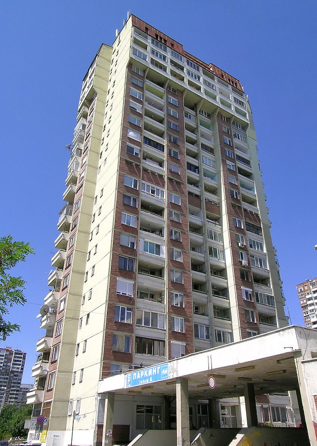 Zona B-5, Block 3 by Kaloian